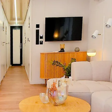 Dom Na Wodzie Lamare Modern 14 Bateau-hôtel