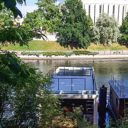 ספינת מלון Dom Na Wodzie Lamare Modern 14