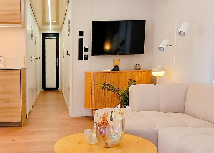 Dom Na Wodzie Lamare Modern 14 ספינת מלון