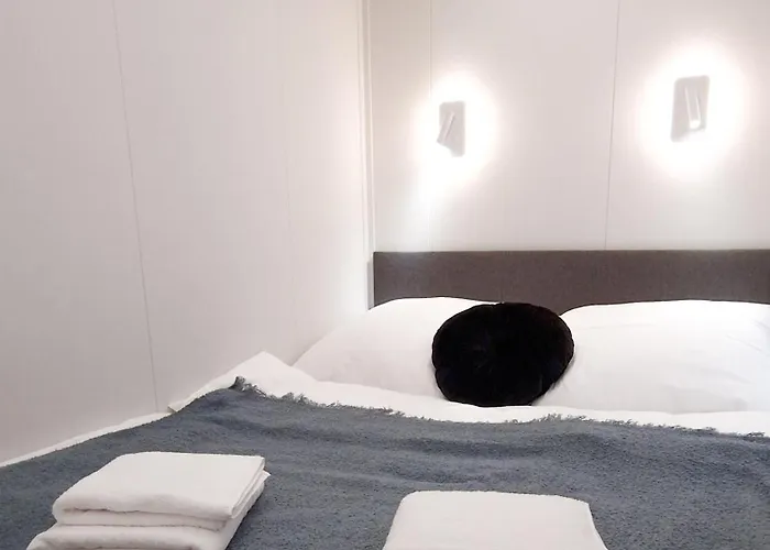 ספינת מלון Dom Na Wodzie Lamare Modern 14